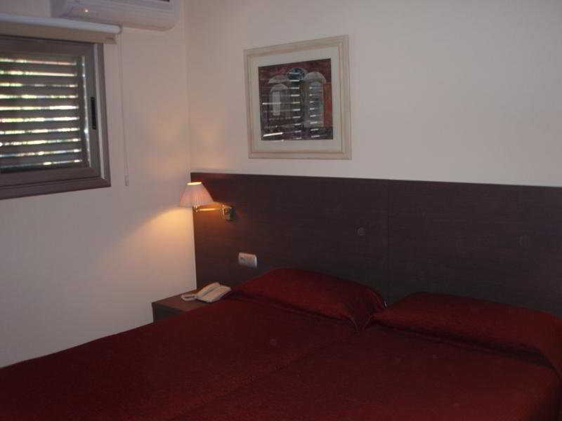 كاستيلديفيلس Aparthotel Bardon المظهر الخارجي الصورة